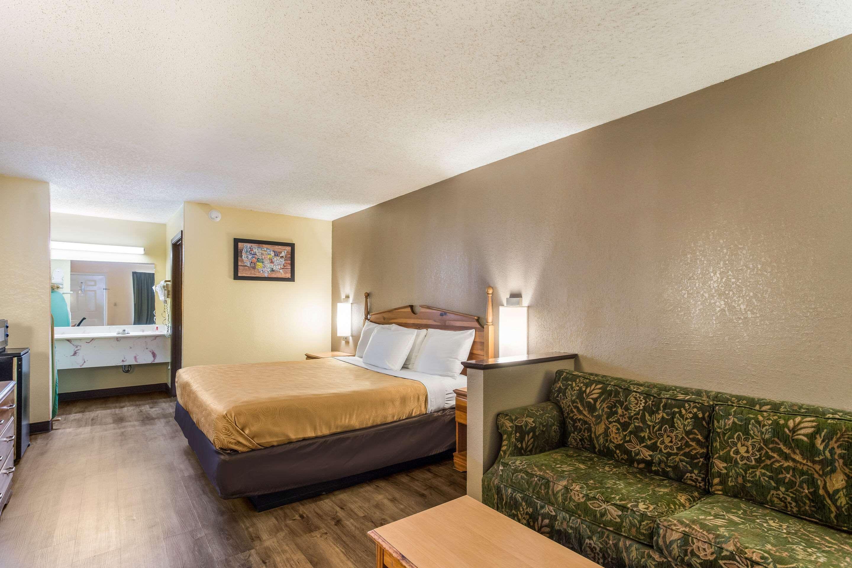 Econo Lodge Clinton Εξωτερικό φωτογραφία